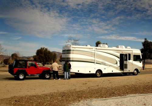 Lightest Vehicle to Tow Behind a Motorhome: What You Need to Know